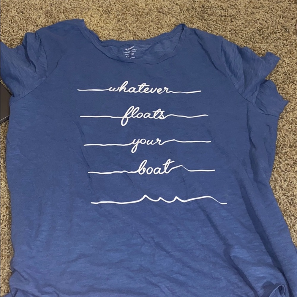 Old navy t-shirt